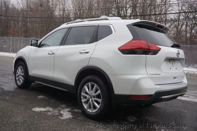2017 Nissan Rogue - Image 5 of 12