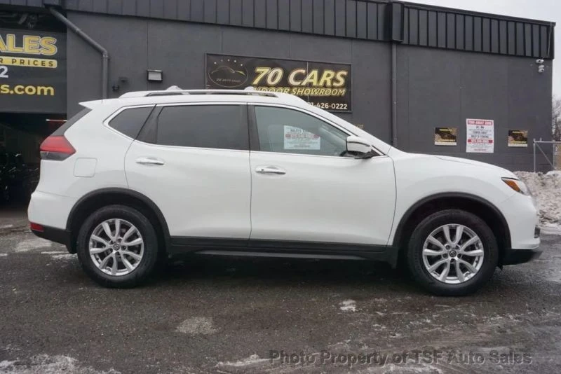 2017 Nissan Rogue - Image 8 of 12