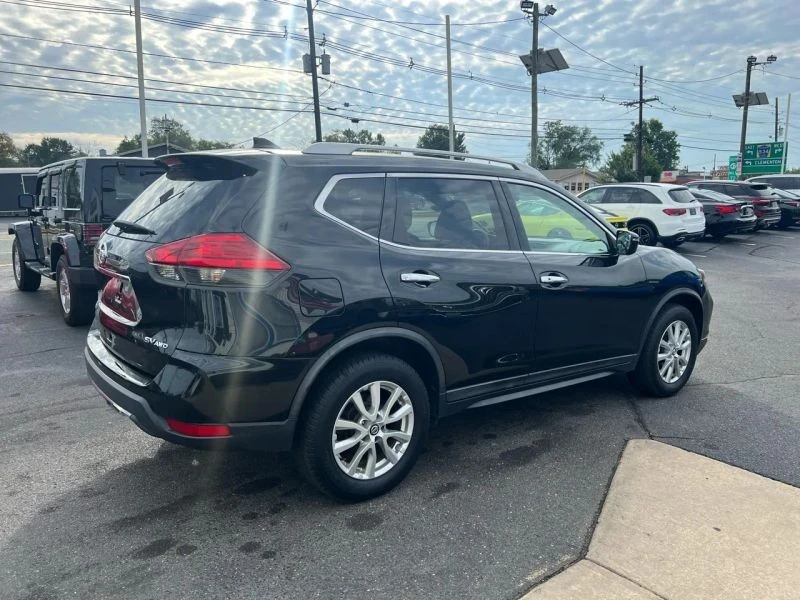 2017 Nissan Rogue - Image 8 of 12