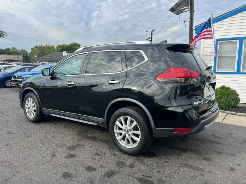 2017 Nissan Rogue - Image 4 of 12