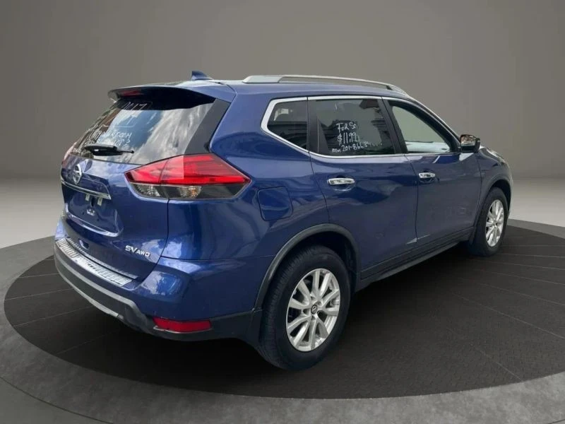 2017 Nissan Rogue - Image 8 of 12
