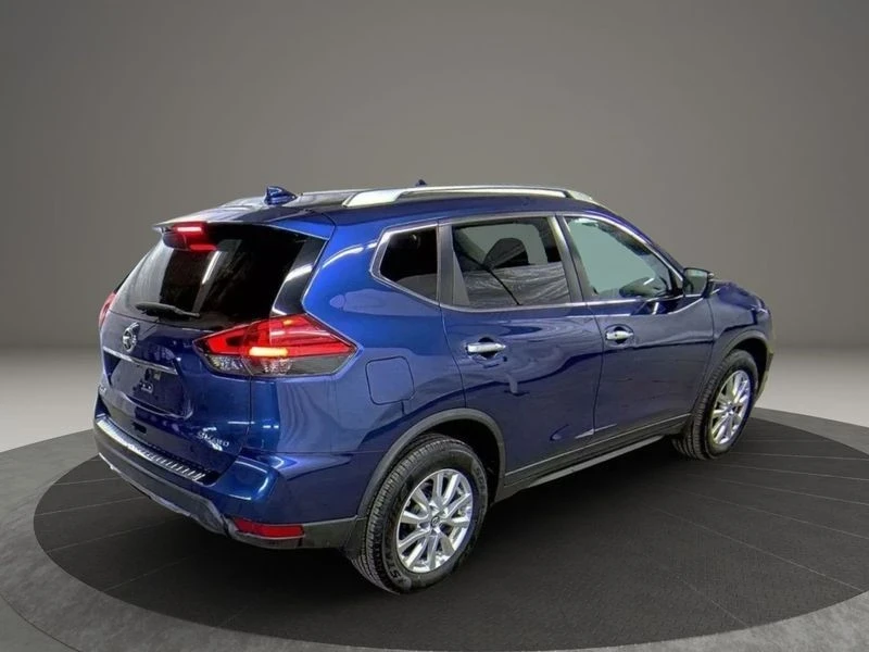 2017 Nissan Rogue - Image 2 of 12