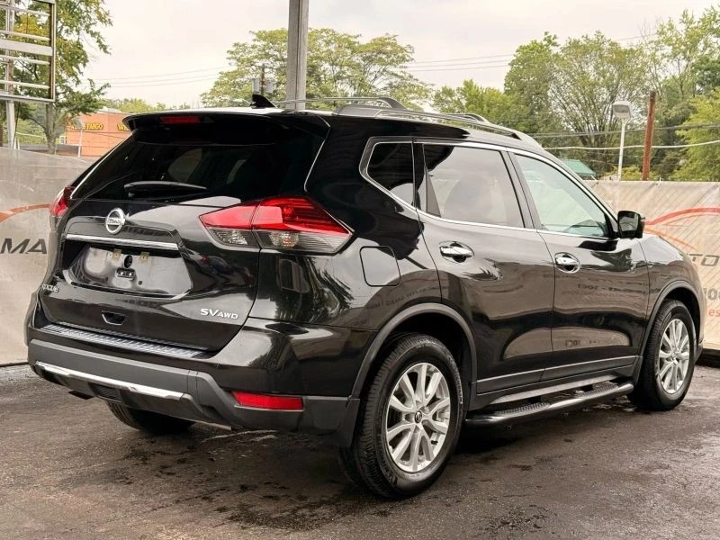 2017 Nissan Rogue - Image 11 of 12