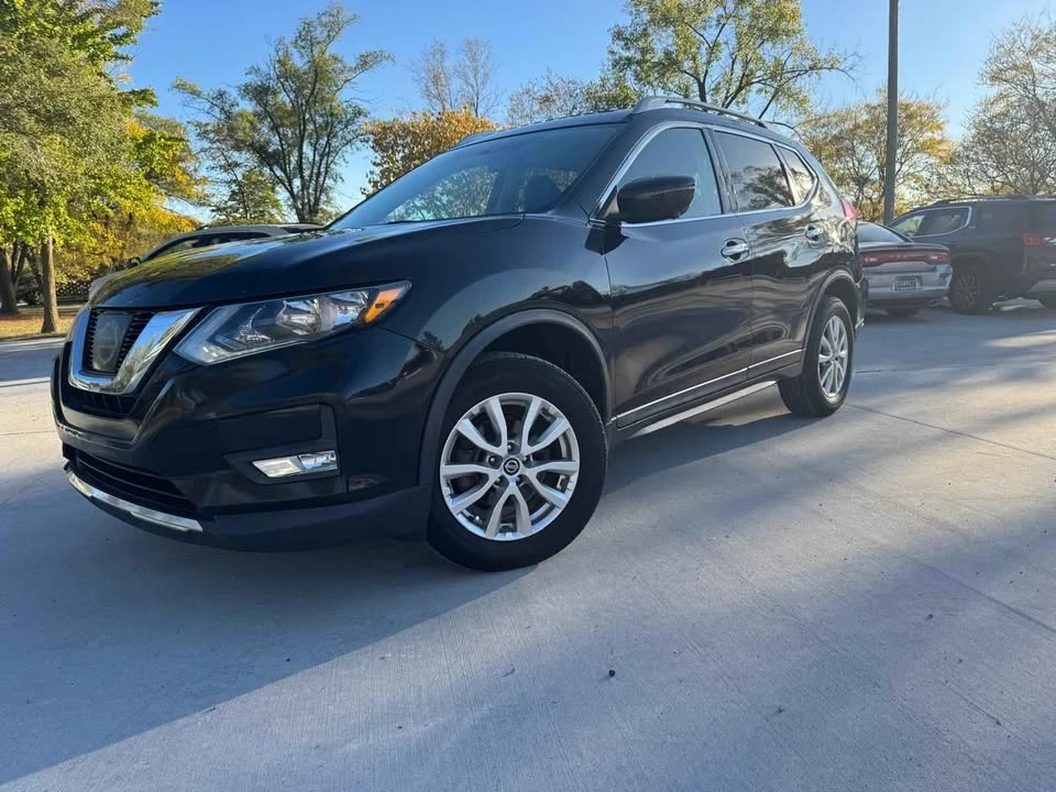 2017 Nissan Rogue - Image 2 of 20