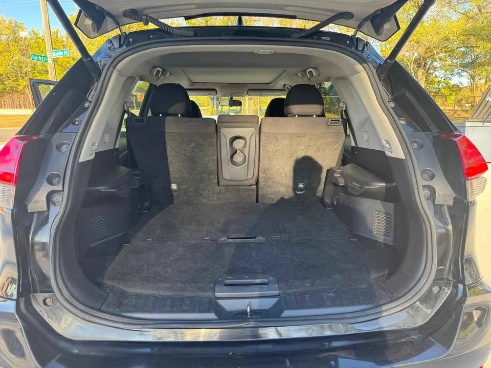 2017 Nissan Rogue - Image 14 of 20