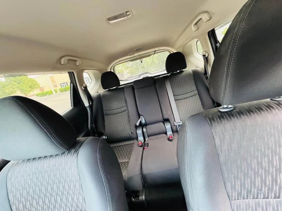 2017 Nissan Rogue - Image 13 of 20