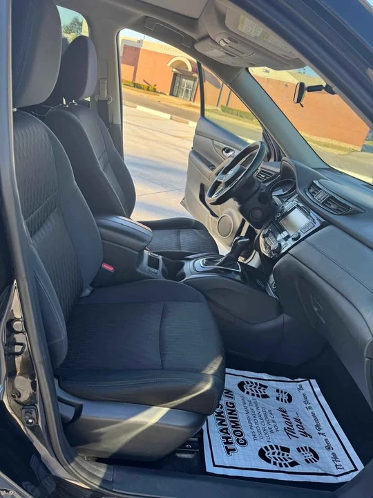 2017 Nissan Rogue - Image 10 of 20