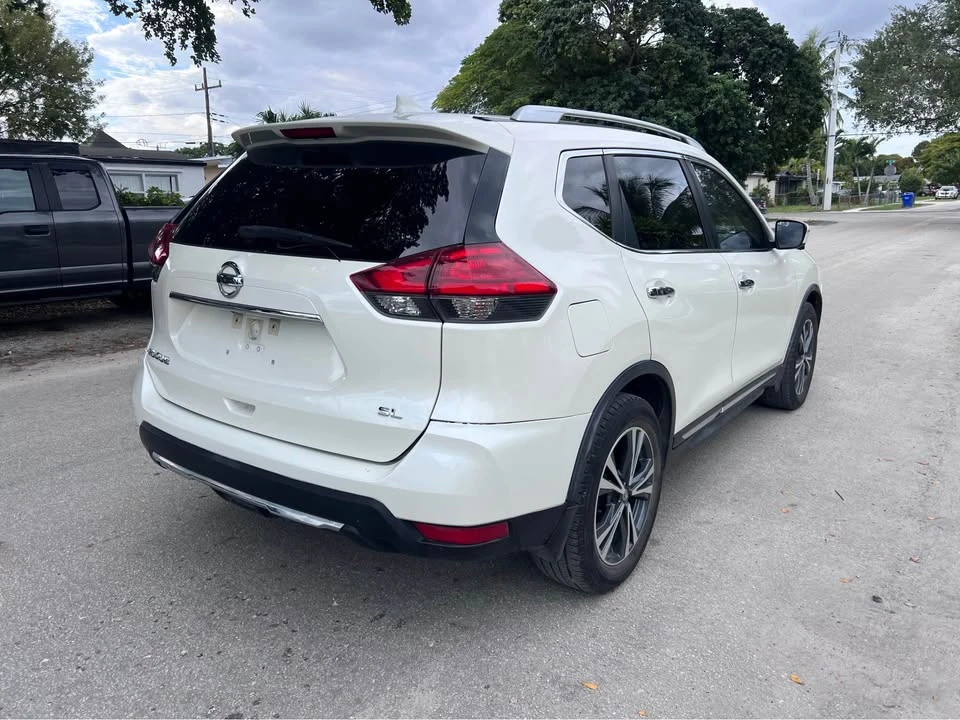 2017 Nissan Rogue - Image 4 of 13