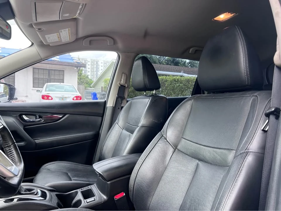 2017 Nissan Rogue - Image 10 of 13