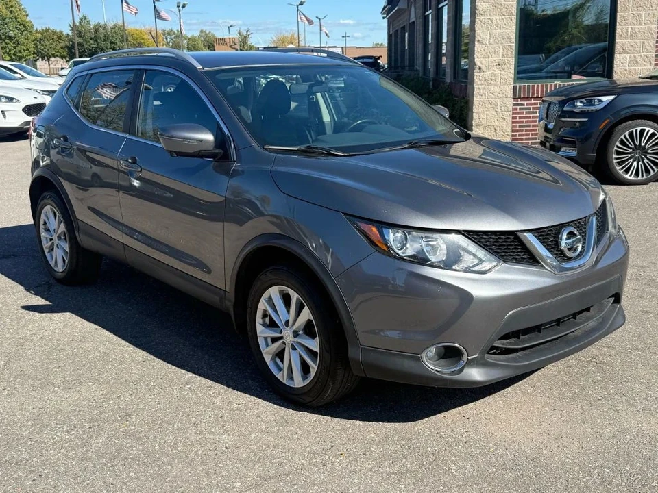 2017 Nissan Rogue - Image 3 of 12
