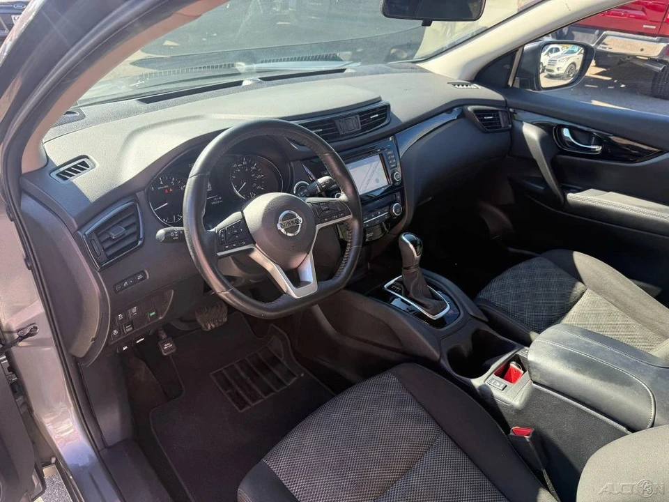 2017 Nissan Rogue - Image 16 of 21