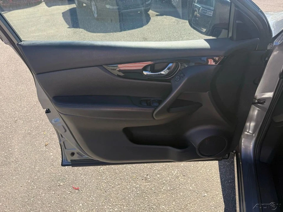 2017 Nissan Rogue - Image 17 of 21