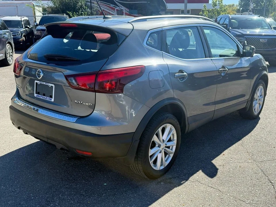 2017 Nissan Rogue - Image 5 of 12