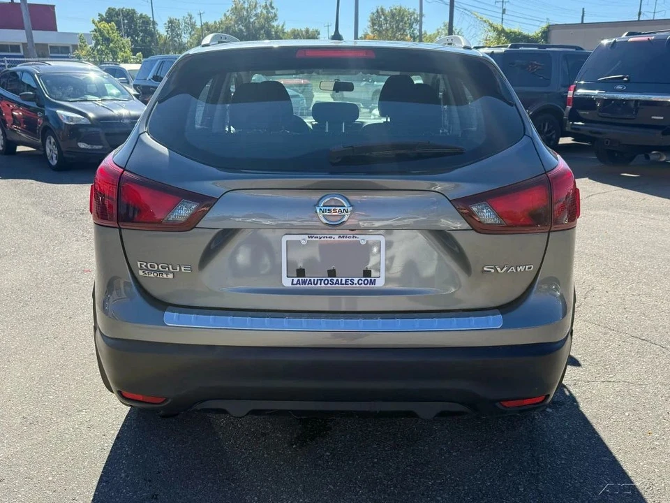 2017 Nissan Rogue - Image 6 of 12