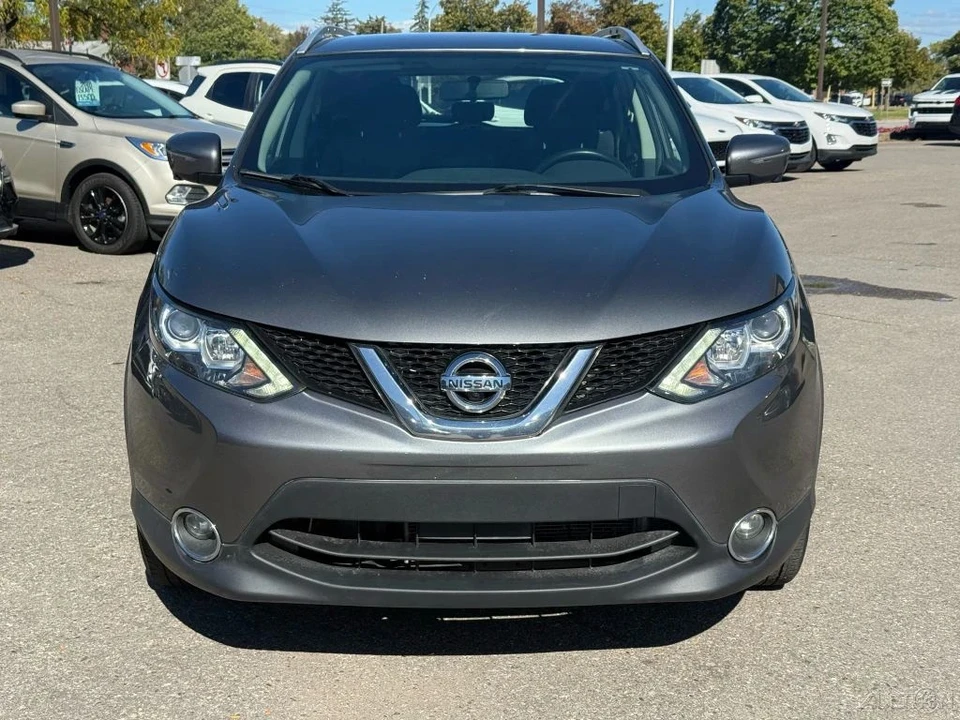 2017 Nissan Rogue - Image 2 of 12