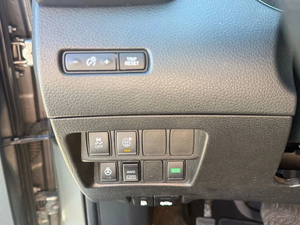 2017 Nissan Rogue - Image 21 of 21