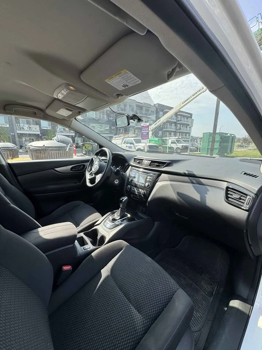 2017 Nissan Rogue - Image 7 of 9