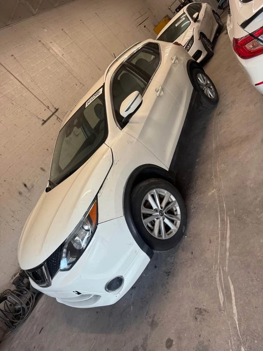 2017 Nissan Rogue - Image 6 of 11