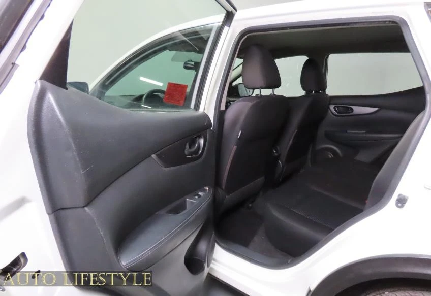 2017 Nissan Rogue - Image 21 of 21