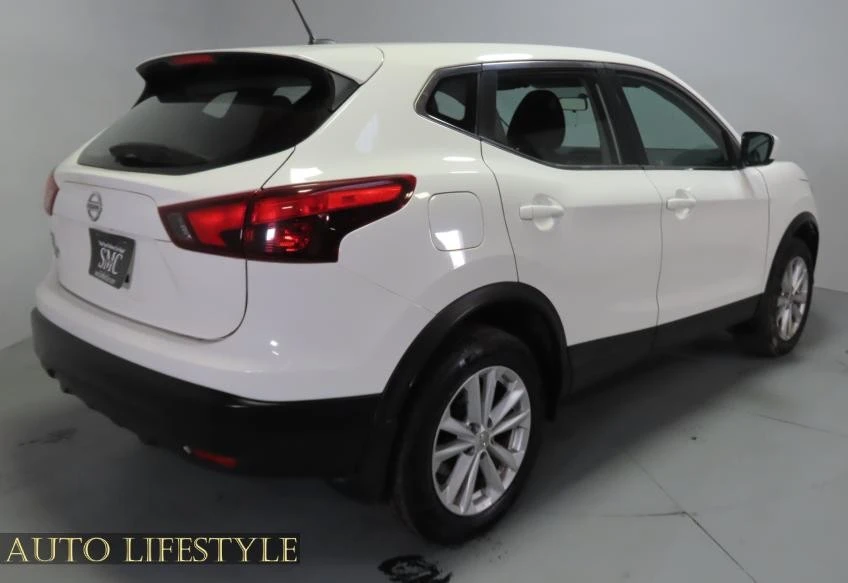 2017 Nissan Rogue - Image 7 of 21
