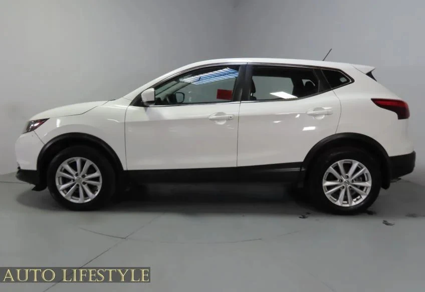 2017 Nissan Rogue - Image 6 of 21