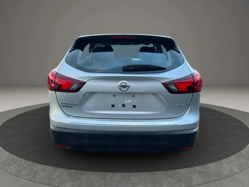 2017 Nissan Rogue - Image 6 of 12