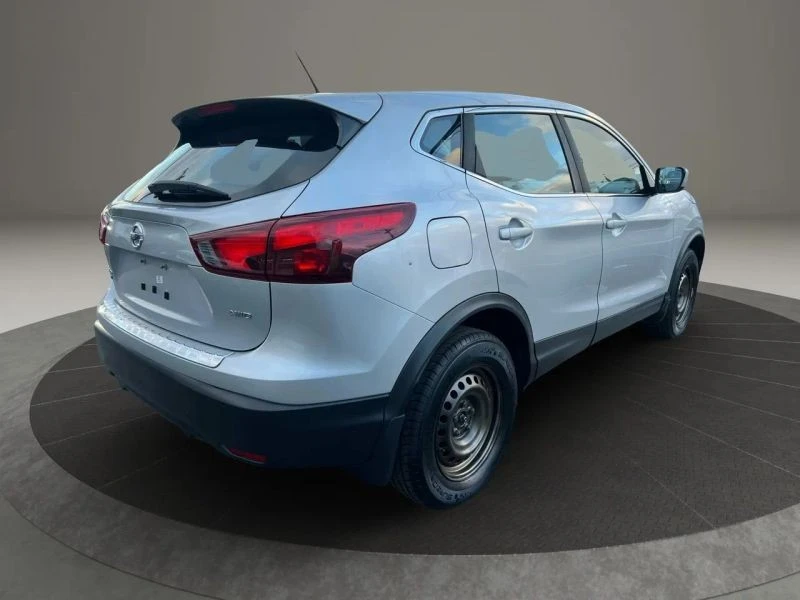 2017 Nissan Rogue - Image 5 of 12