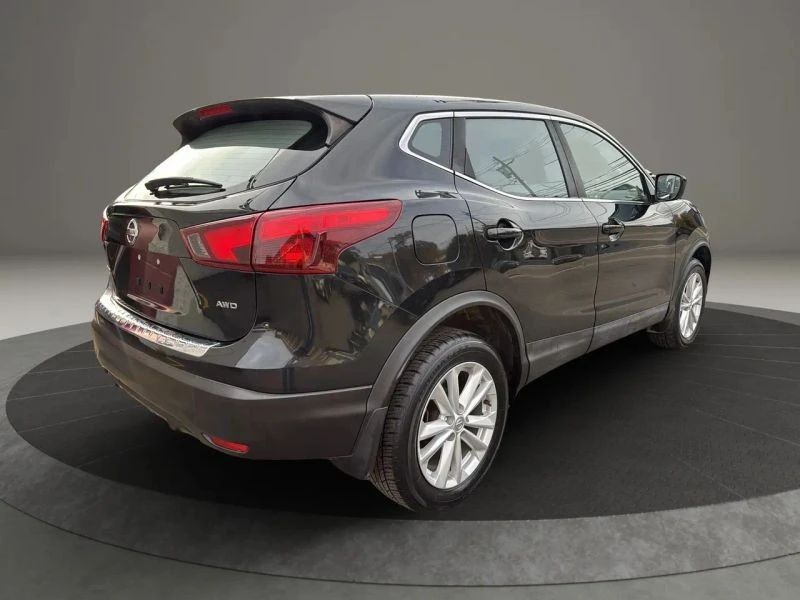 2017 Nissan Rogue - Image 5 of 12