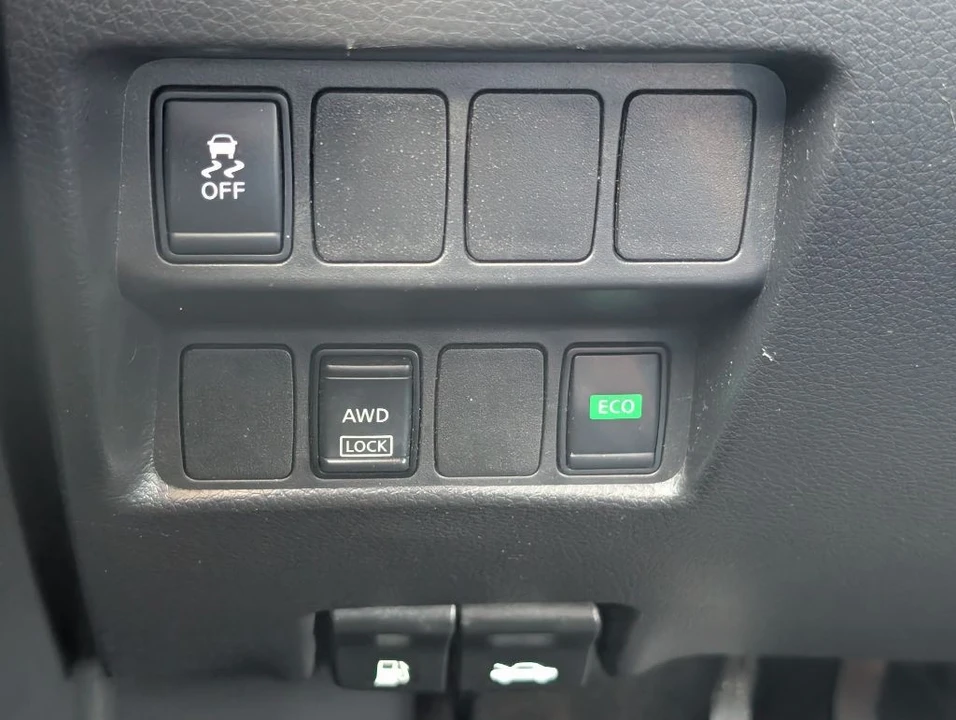 2017 Nissan Rogue - Image 13 of 21