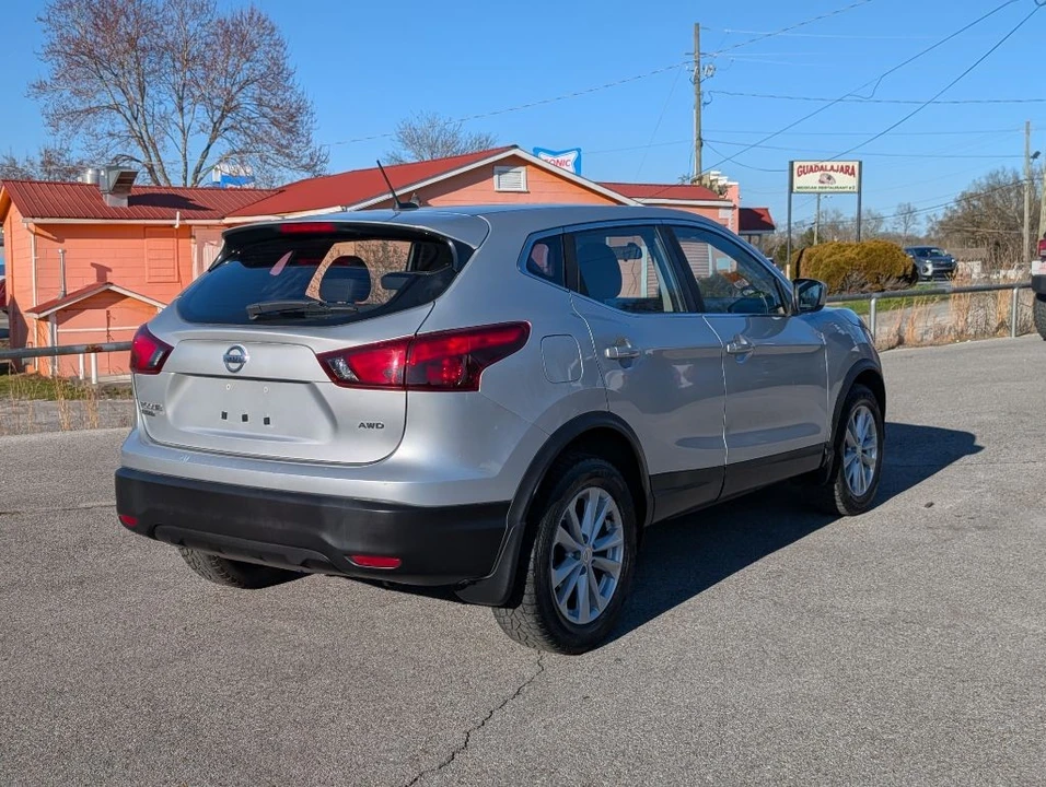 2017 Nissan Rogue - Image 3 of 21