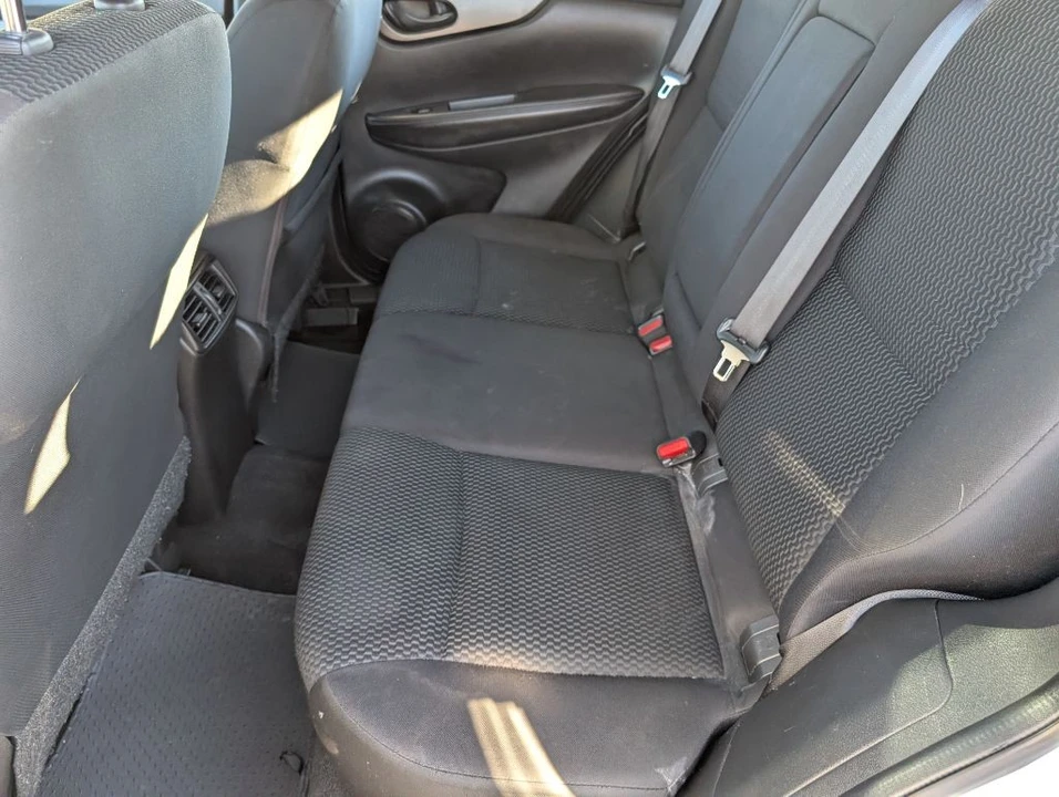 2017 Nissan Rogue - Image 11 of 21