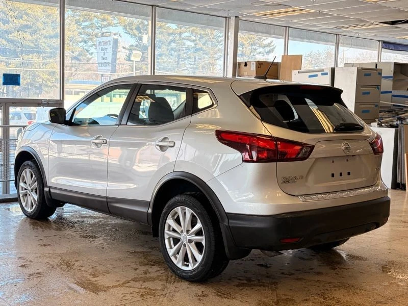 2017 Nissan Rogue - Image 7 of 12