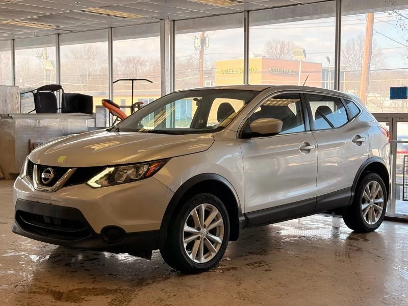 2017 Nissan Rogue - Image 3 of 12