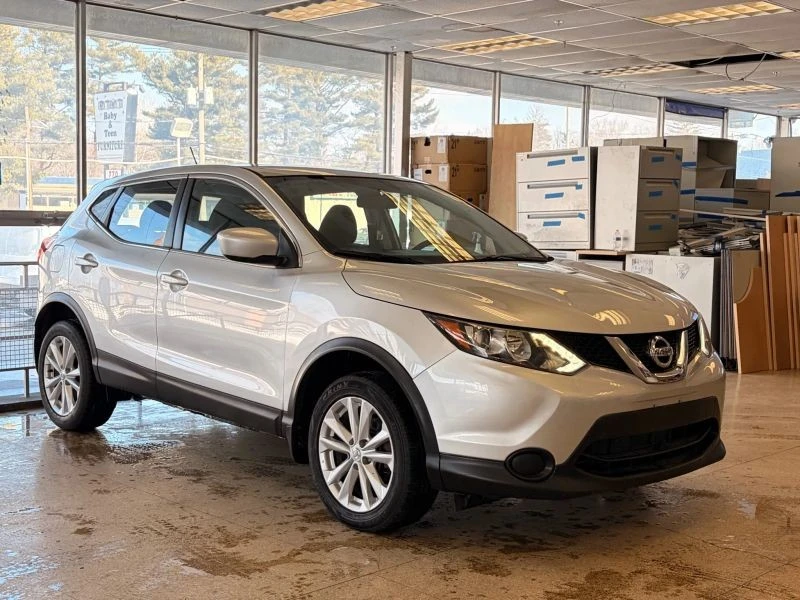 2017 Nissan Rogue - Image 6 of 12