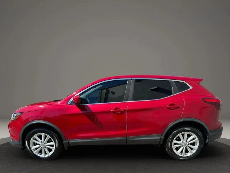 2017 Nissan Rogue - Image 8 of 12