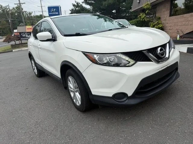 2017 Nissan Rogue - Image 3 of 12