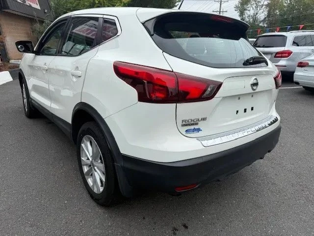 2017 Nissan Rogue - Image 6 of 12