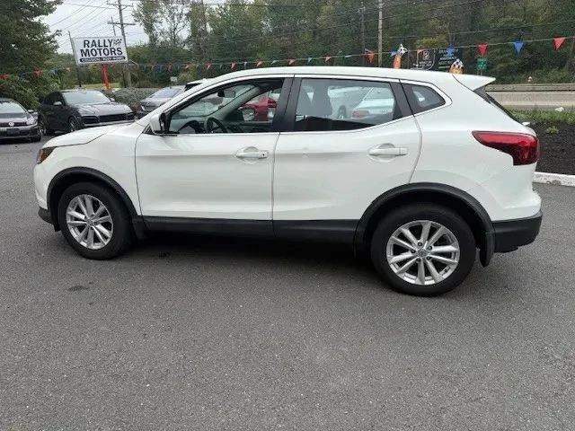 2017 Nissan Rogue - Image 7 of 12
