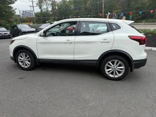 2017 Nissan Rogue - Image 7 of 12