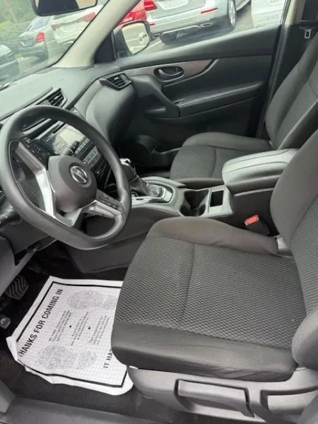 2017 Nissan Rogue - Image 11 of 12