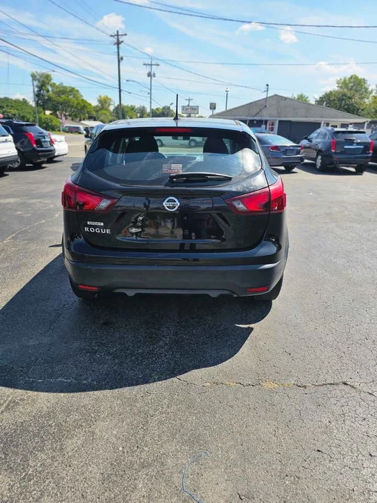 2017 Nissan Rogue - Image 6 of 6
