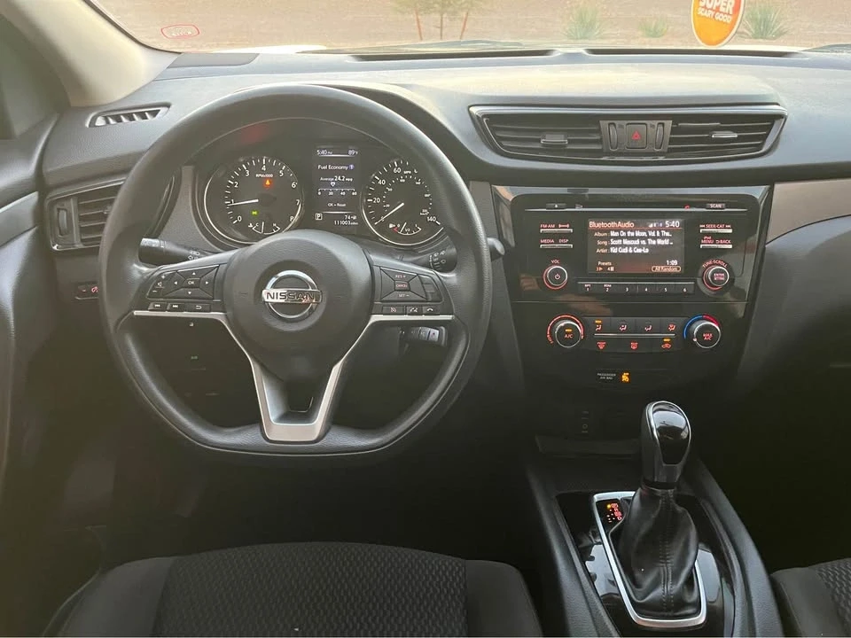 2017 Nissan Rogue - Image 7 of 9