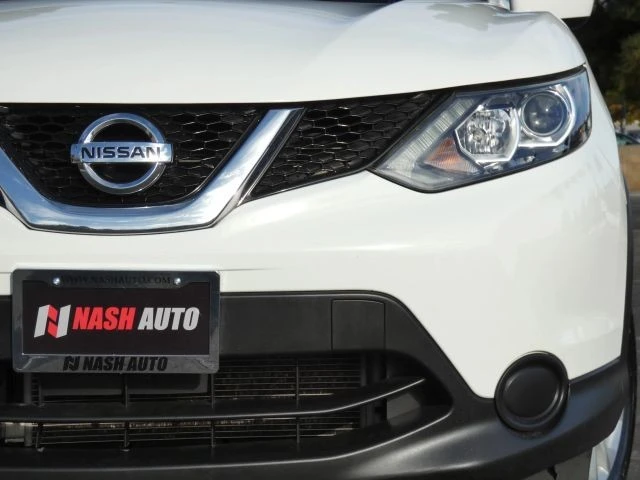2017 Nissan Rogue - Image 16 of 21