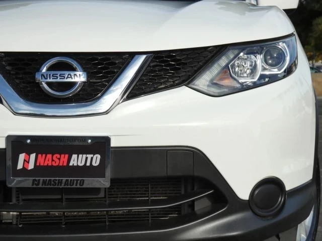2017 Nissan Rogue - Image 16 of 21
