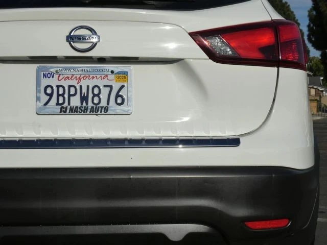 2017 Nissan Rogue - Image 9 of 21