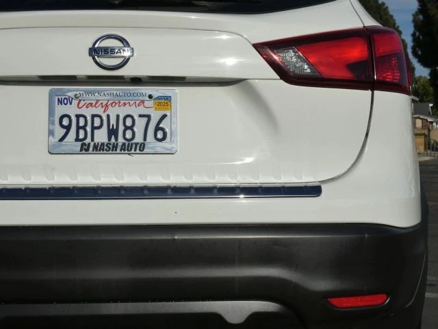 2017 Nissan Rogue - Image 9 of 21