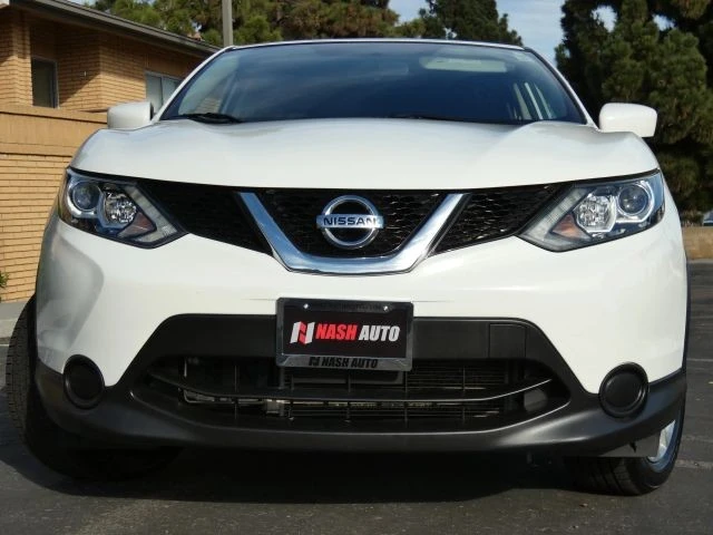 2017 Nissan Rogue - Image 17 of 21