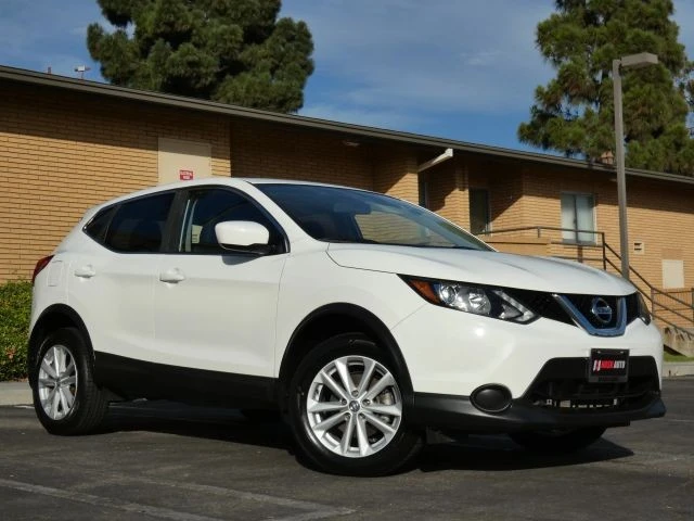2017 Nissan Rogue - Image 5 of 21