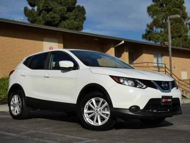 2017 Nissan Rogue - Image 5 of 21