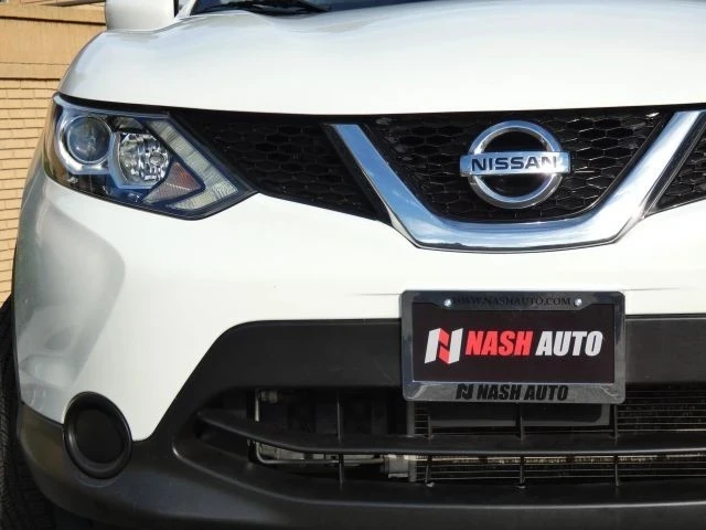 2017 Nissan Rogue - Image 18 of 21